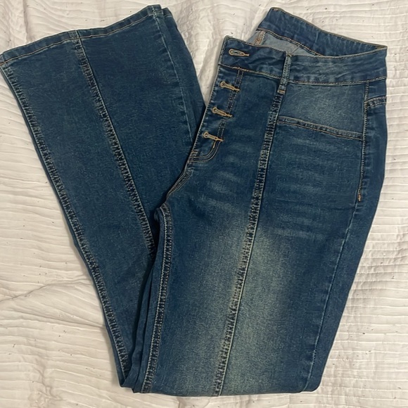 High rise Panelled Flare Jeans - Picture 3 of 6